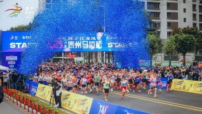 健康賦能每一步，揚(yáng)子江龍鳳堂2025泰州馬拉松賽鳴槍開(kāi)跑